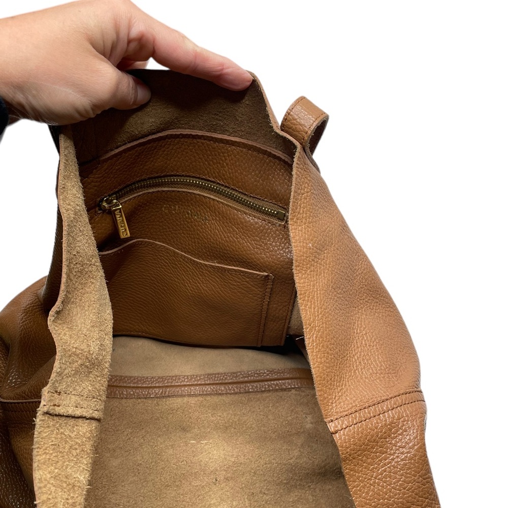 Cuyana | Classic Leather Tote in Caramel Leather - Picture 5 of 8